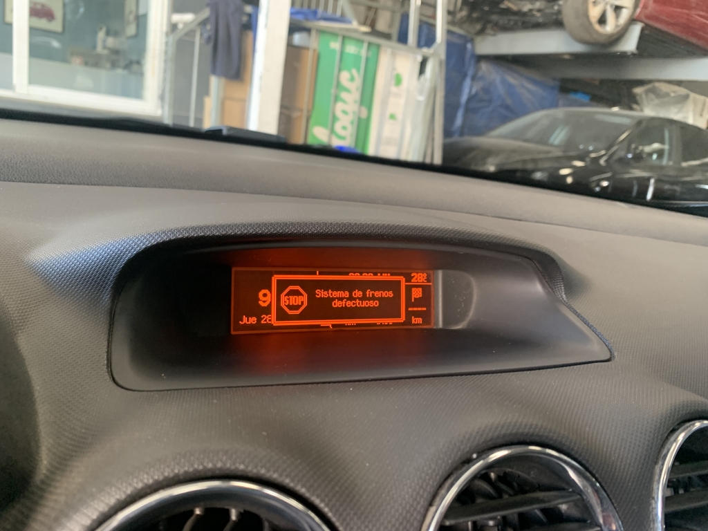 PEUGEOT 308 SW 1.6 HDI 110CV 7 PLAZAS PEUGEOT 308 SW 1.6 HDI 110CV 7 PLAZAS
