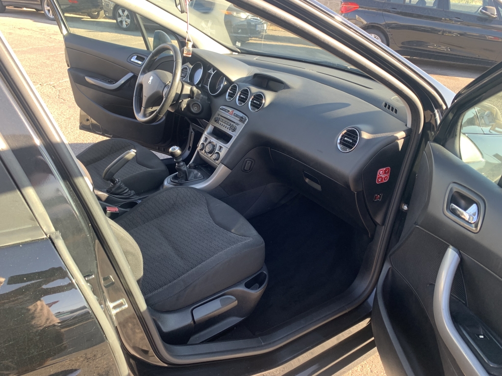 PEUGEOT 308 SW 1.6 HDI 110CV 7 PLAZAS PEUGEOT 308 SW 1.6 HDI 110CV 7 PLAZAS