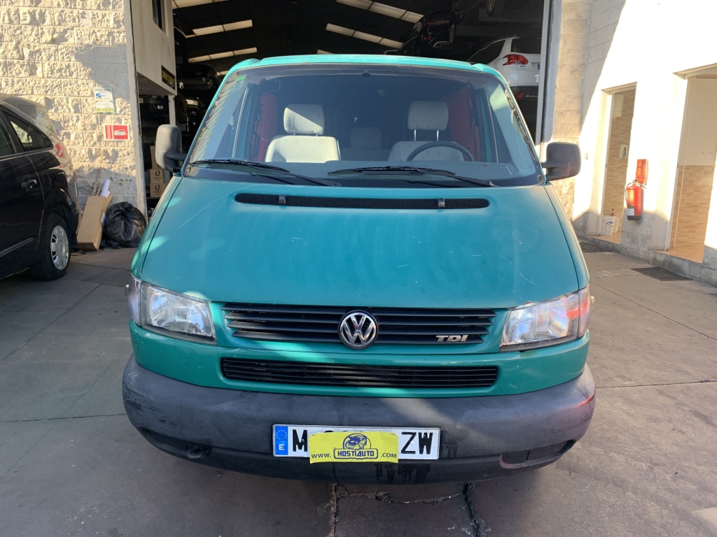 VOLKSWAGEN TRANSPORTER 2.5 TDI 102CV 8 PLAZAS
