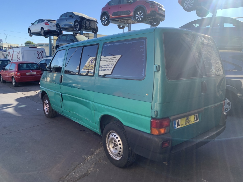 VOLKSWAGEN TRANSPORTER 2.5 TDI 102CV 8 PLAZAS
