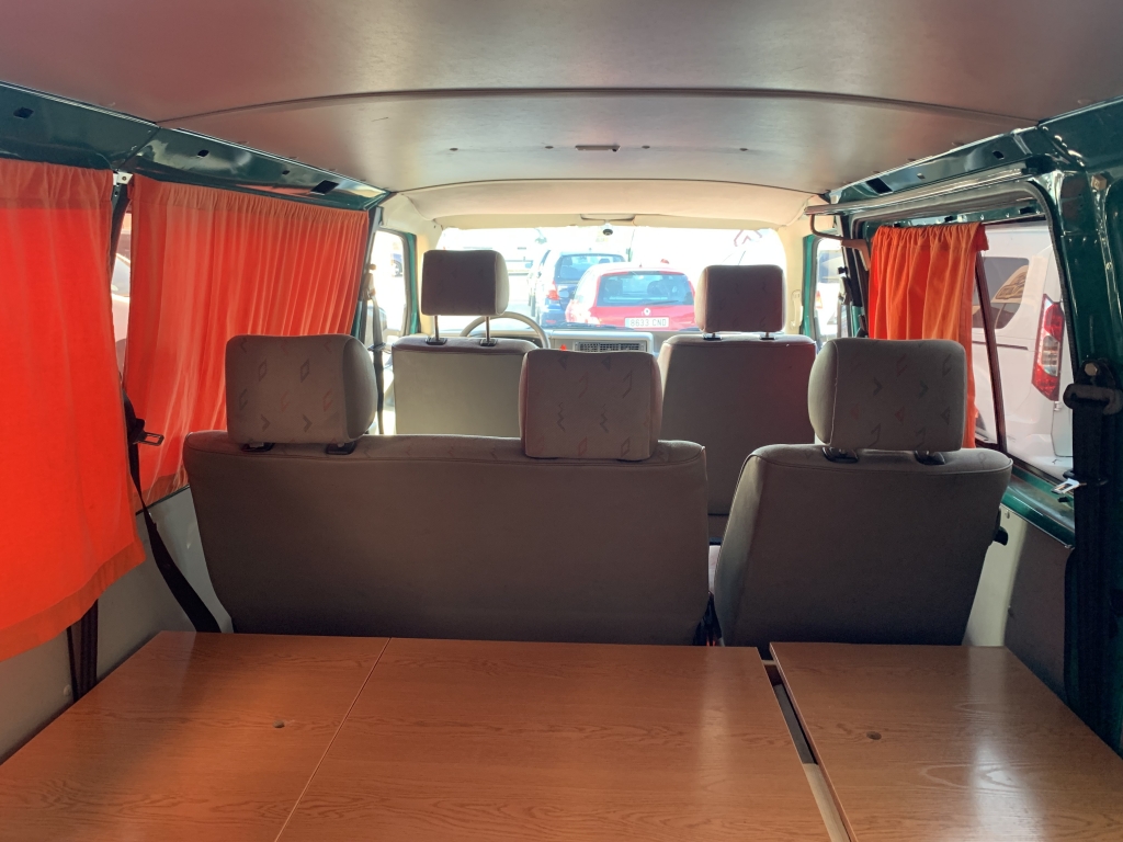 VOLKSWAGEN TRANSPORTER 2.5 TDI 102CV 8 PLAZAS