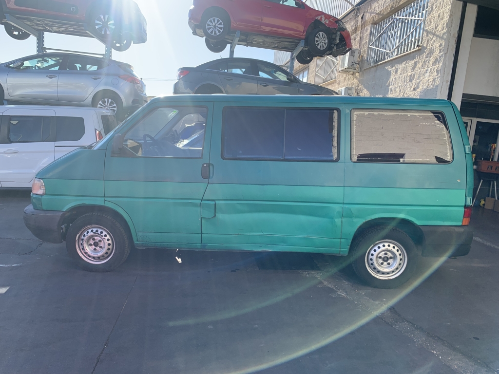 VOLKSWAGEN TRANSPORTER 2.5 TDI 102CV 8 PLAZAS