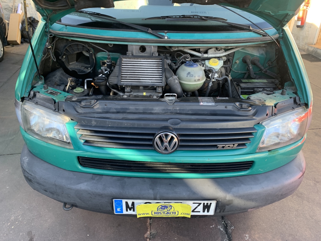 VOLKSWAGEN TRANSPORTER 2.5 TDI 102CV 8 PLAZAS
