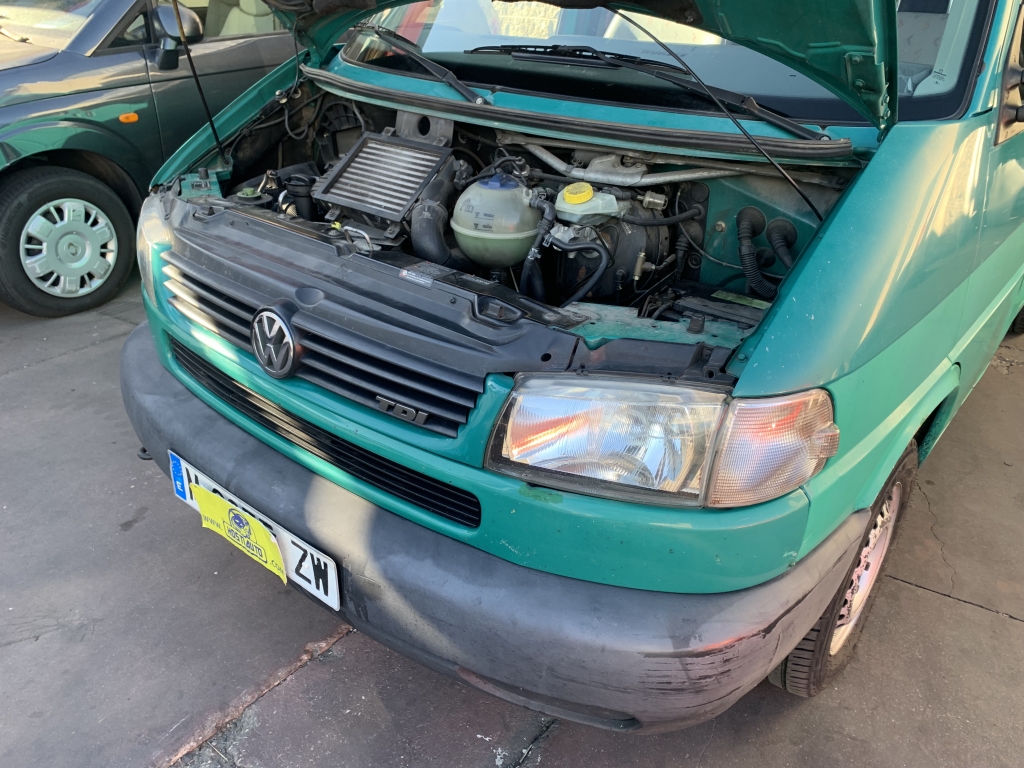 VOLKSWAGEN TRANSPORTER 2.5 TDI 102CV 8 PLAZAS