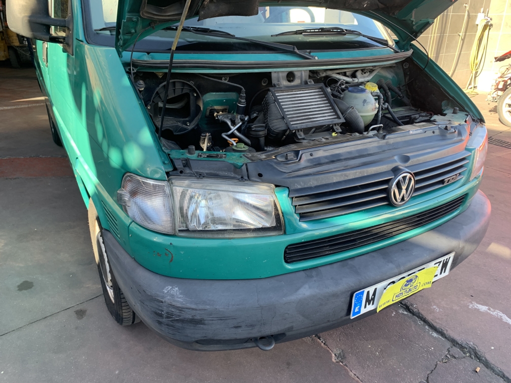 VOLKSWAGEN TRANSPORTER 2.5 TDI 102CV 8 PLAZAS