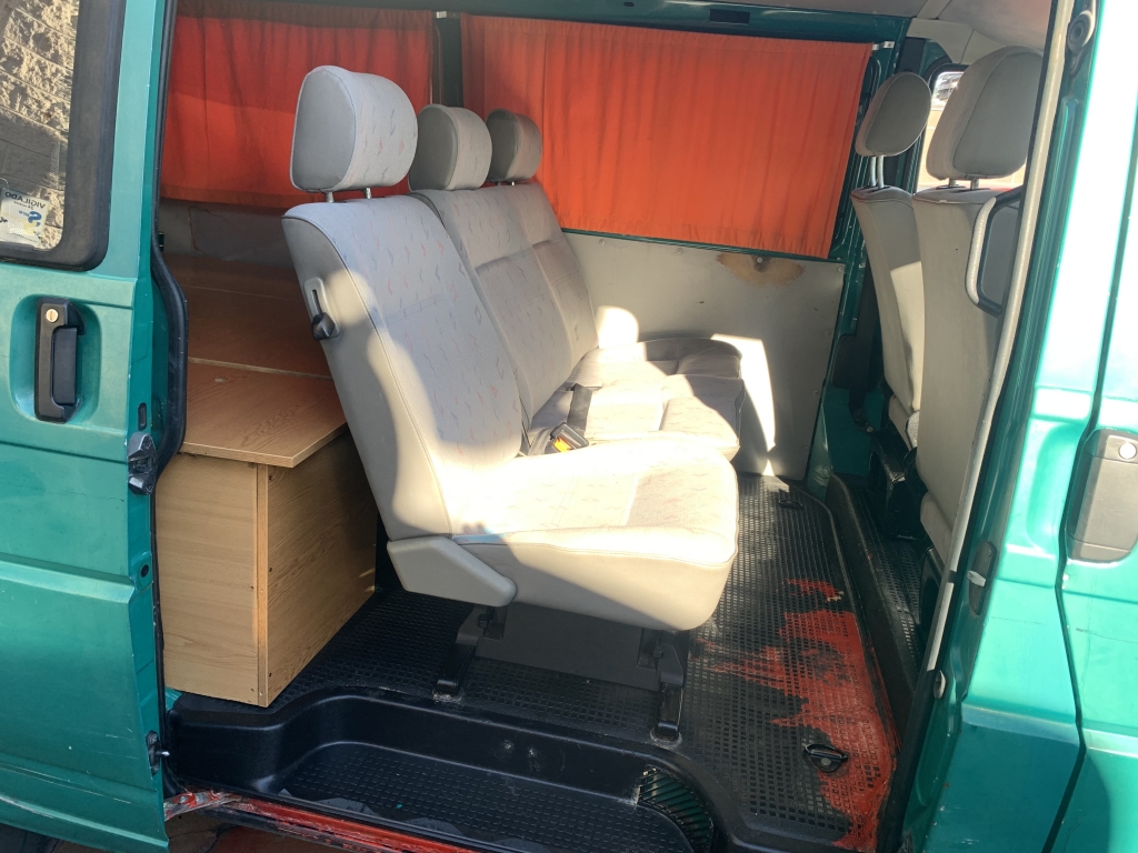 VOLKSWAGEN TRANSPORTER 2.5 TDI 102CV 8 PLAZAS
