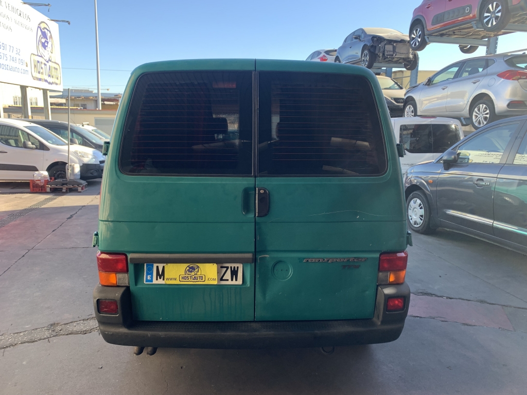 VOLKSWAGEN TRANSPORTER 2.5 TDI 102CV 8 PLAZAS