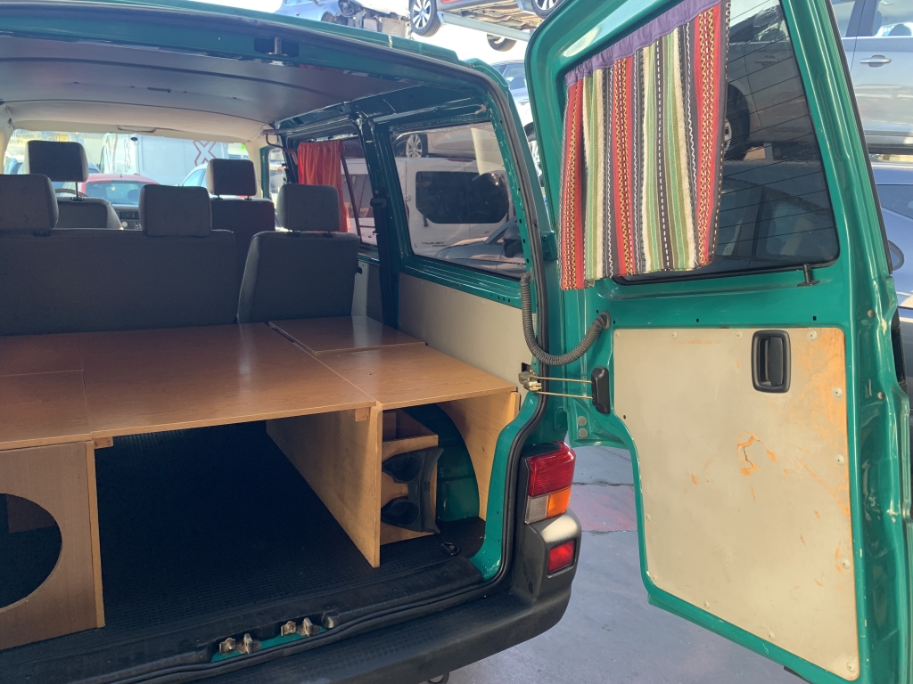 VOLKSWAGEN TRANSPORTER 2.5 TDI 102CV 8 PLAZAS