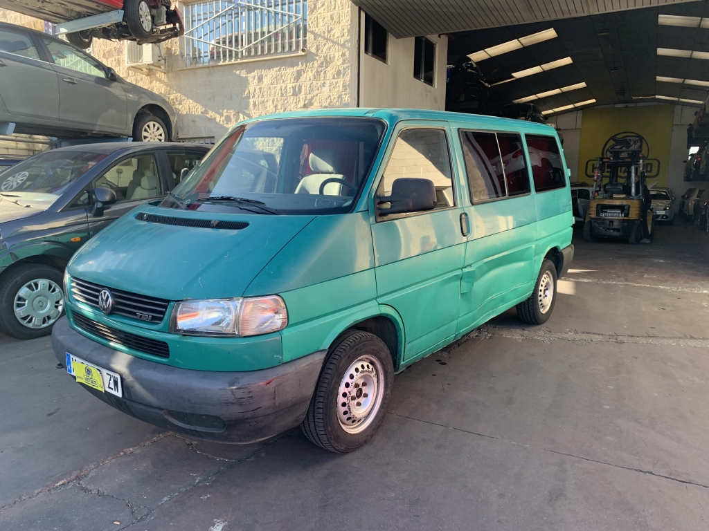 VOLKSWAGEN TRANSPORTER 2.5 TDI 102CV 8 PLAZAS VOLKSWAGEN TRANSPORTER 2.5 TDI 102CV 8 PLAZAS