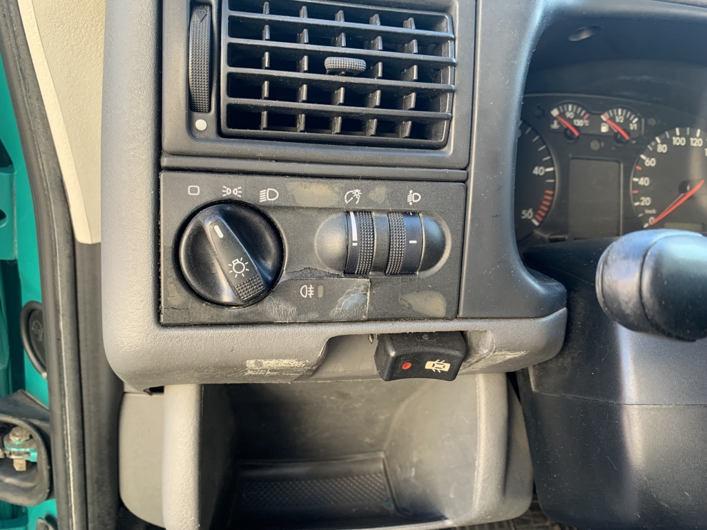 VOLKSWAGEN TRANSPORTER 2.5 TDI 102CV 8 PLAZAS