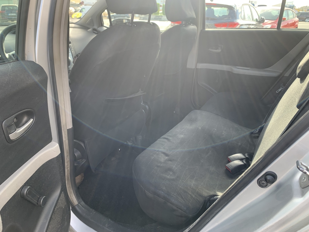 TOYOTA YARIS 1.4 D4D 90CV AUT TOYOTA YARIS 1.4 D4D 90CV AUT