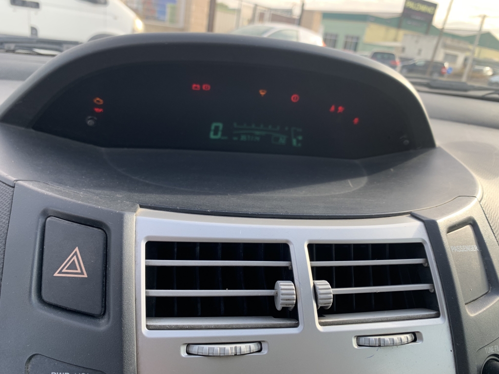 TOYOTA YARIS 1.4 D4D 90CV AUT TOYOTA YARIS 1.4 D4D 90CV AUT