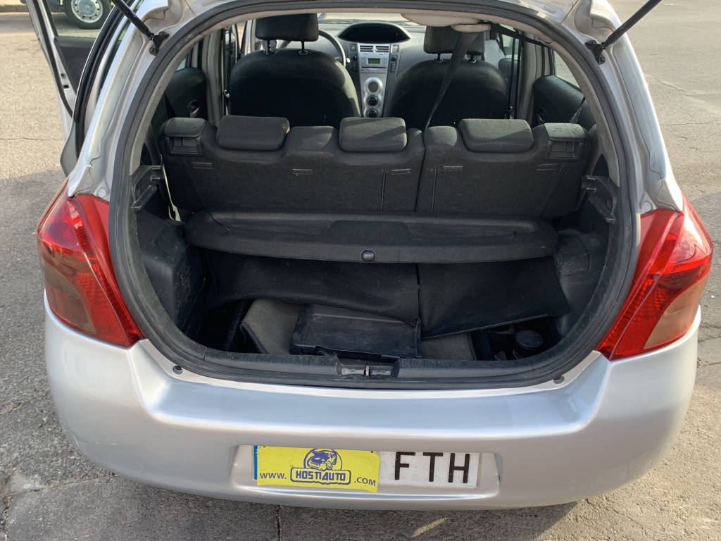 TOYOTA YARIS 1.4 D4D 90CV AUT TOYOTA YARIS 1.4 D4D 90CV AUT