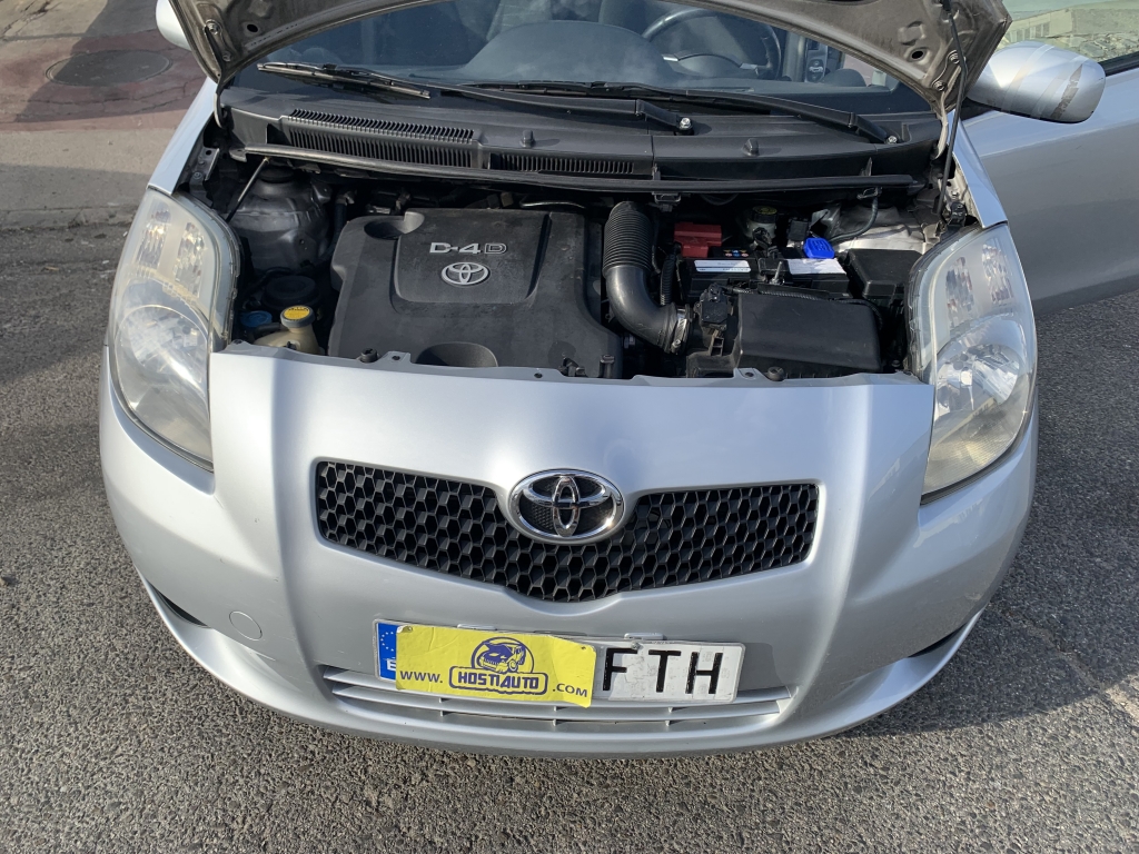 TOYOTA YARIS 1.4 D4D 90CV AUT TOYOTA YARIS 1.4 D4D 90CV AUT