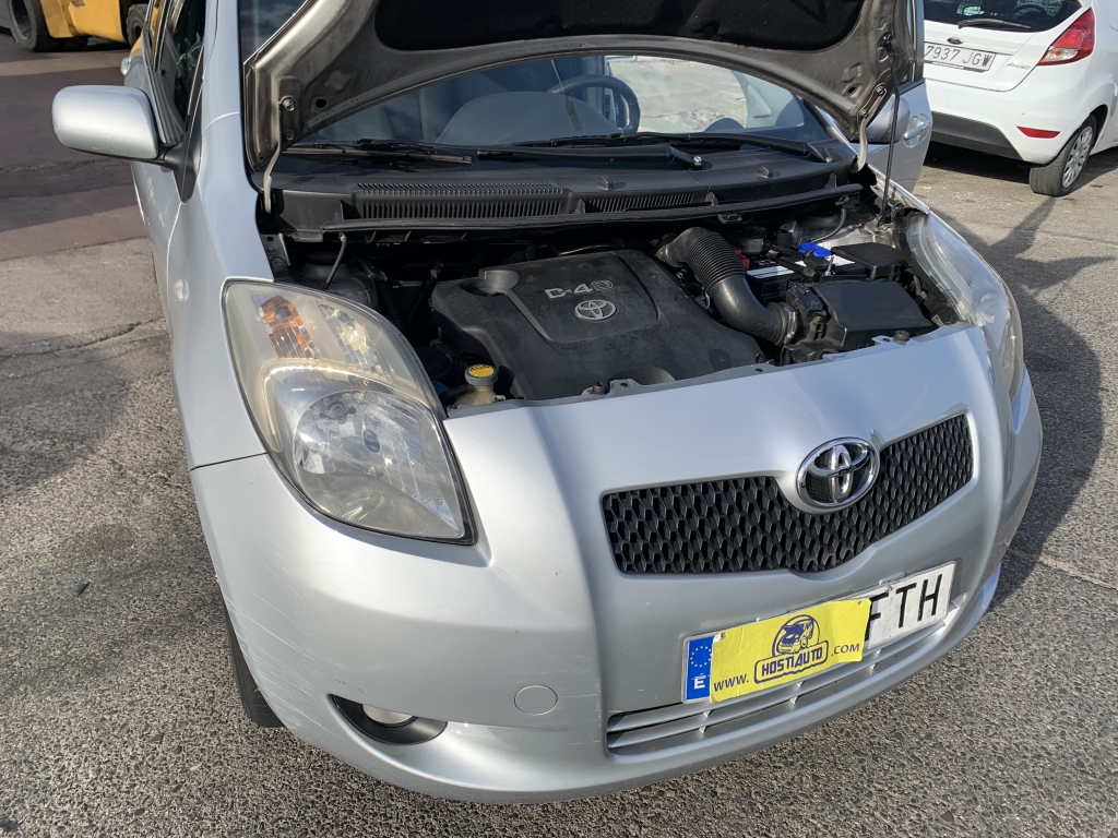 TOYOTA YARIS 1.4 D4D 90CV AUT TOYOTA YARIS 1.4 D4D 90CV AUT