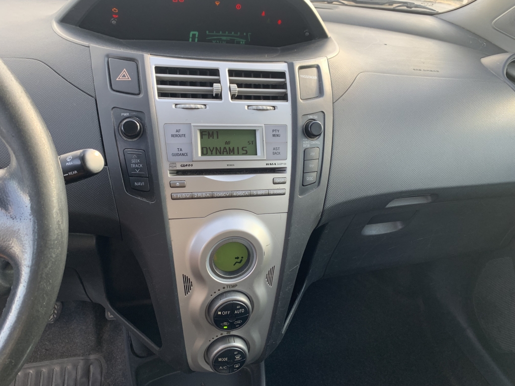 TOYOTA YARIS 1.4 D4D 90CV AUT TOYOTA YARIS 1.4 D4D 90CV AUT