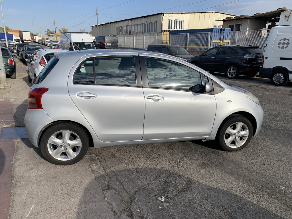 TOYOTA YARIS 1.4 D4D 90CV AUT TOYOTA YARIS 1.4 D4D 90CV AUT