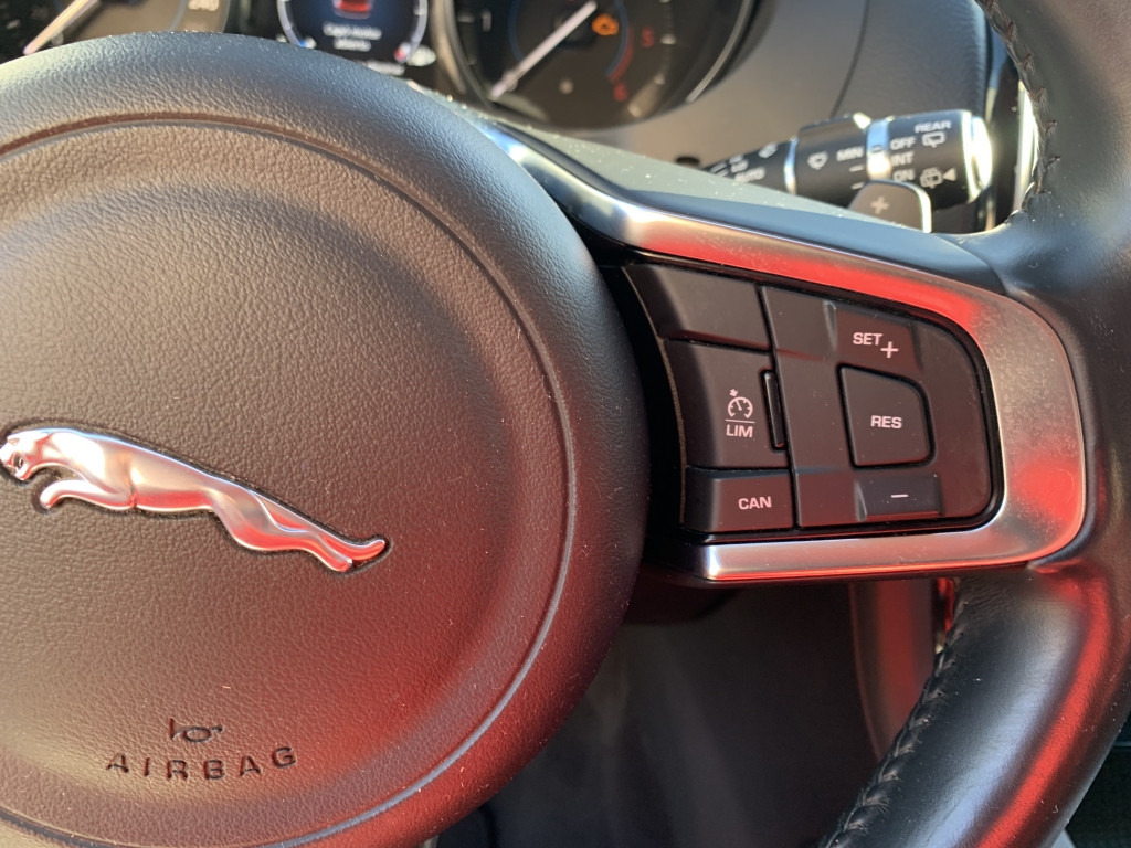 JAGUAR F-PACE 2.0 D 180CV AUT JAGUAR F-PACE 2.0 D 180CV AUT