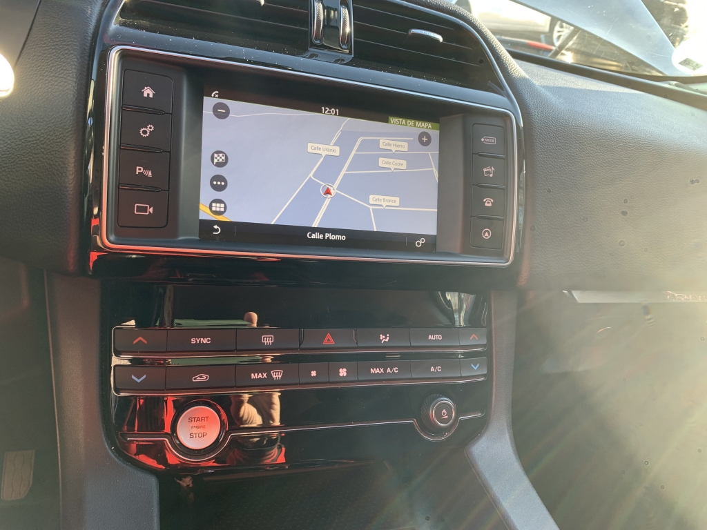 JAGUAR F-PACE 2.0 D 180CV AUT JAGUAR F-PACE 2.0 D 180CV AUT