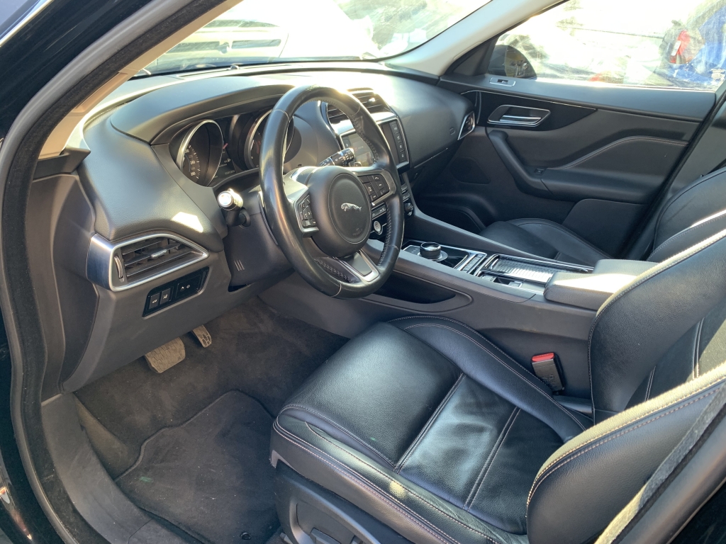 JAGUAR F-PACE 2.0 D 180CV AUT JAGUAR F-PACE 2.0 D 180CV AUT