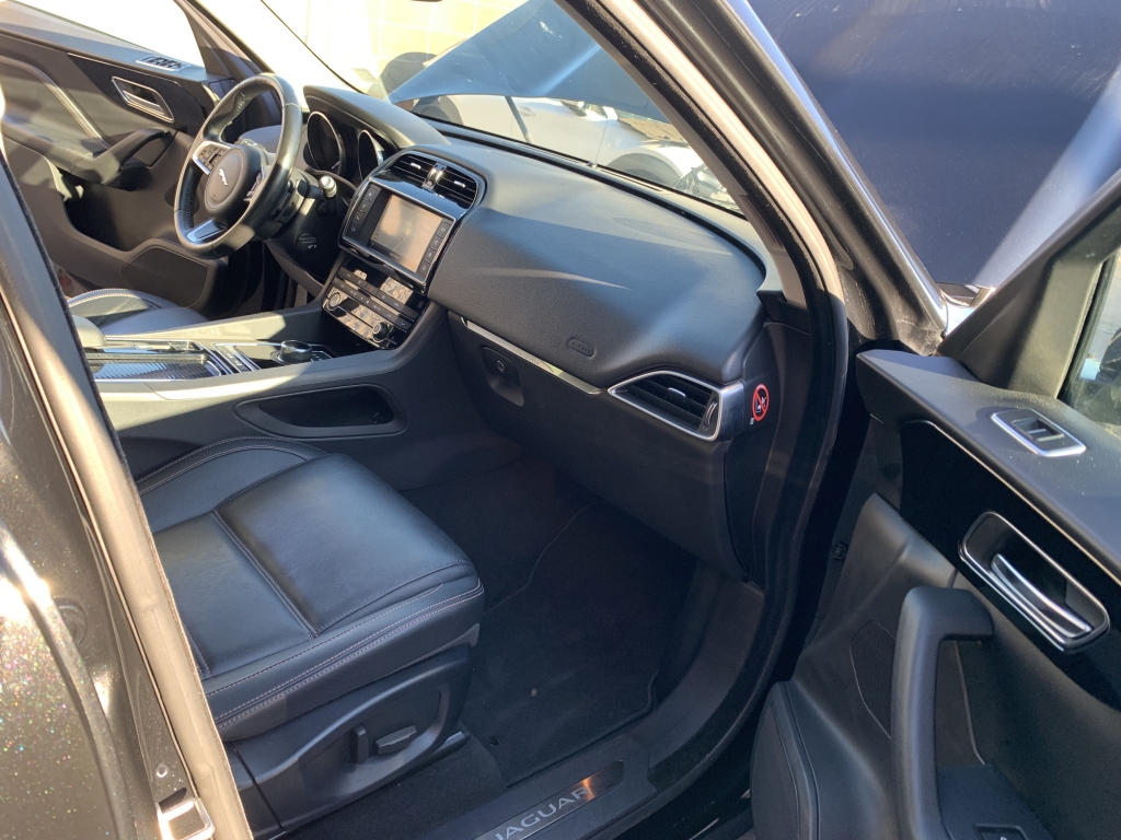 JAGUAR F-PACE 2.0 D 180CV AUT JAGUAR F-PACE 2.0 D 180CV AUT