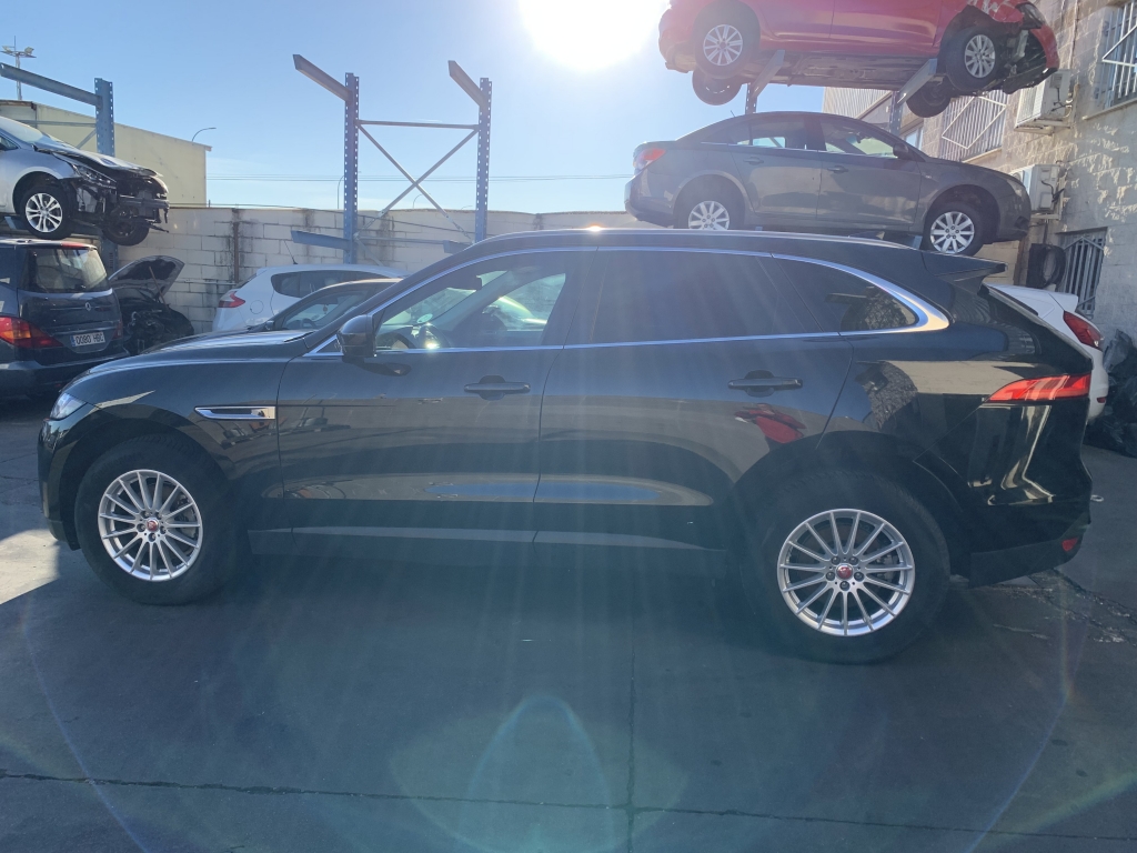 JAGUAR F-PACE 2.0 D 180CV AUT JAGUAR F-PACE 2.0 D 180CV AUT