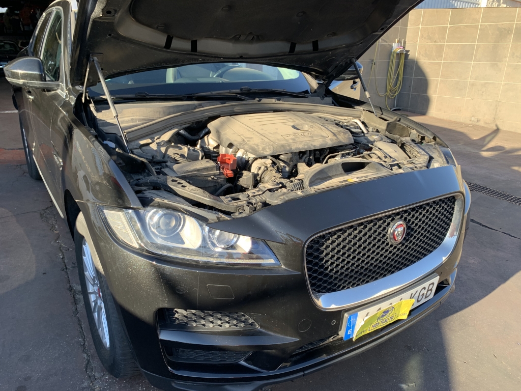 JAGUAR F-PACE 2.0 D 180CV AUT JAGUAR F-PACE 2.0 D 180CV AUT