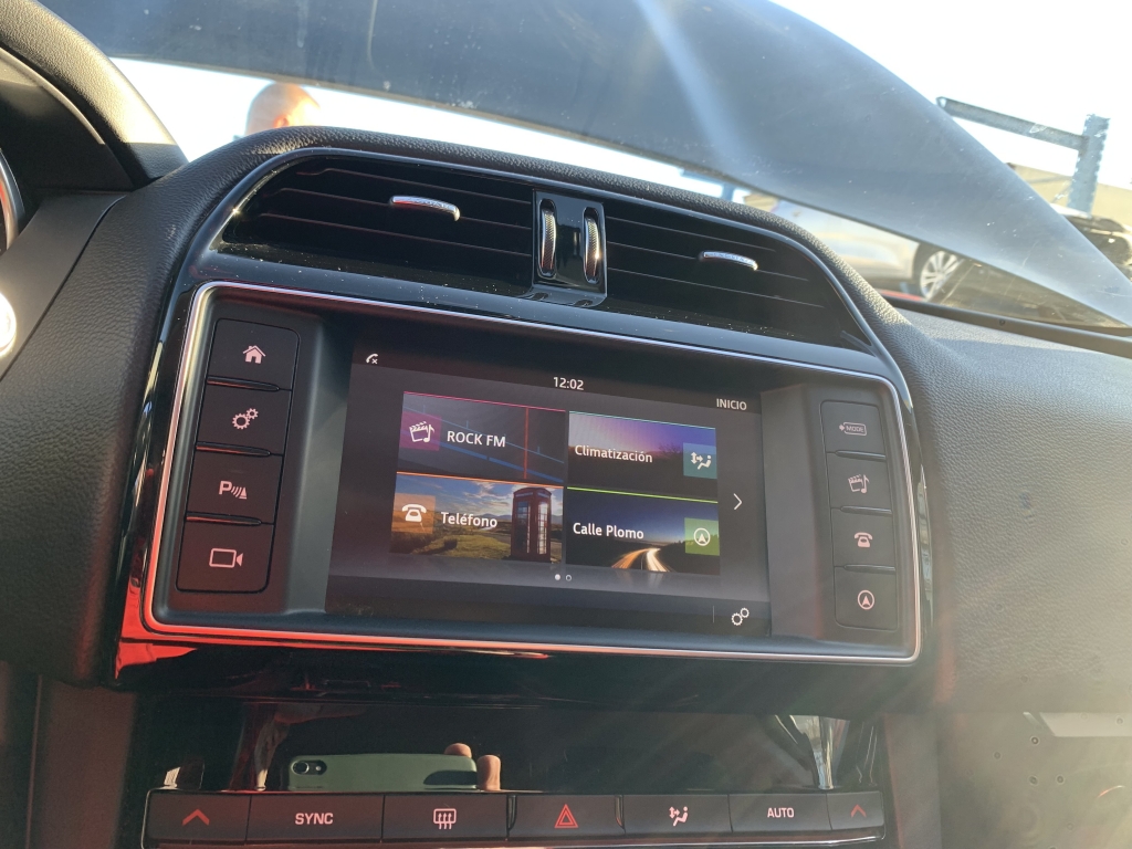 JAGUAR F-PACE 2.0 D 180CV AUT JAGUAR F-PACE 2.0 D 180CV AUT