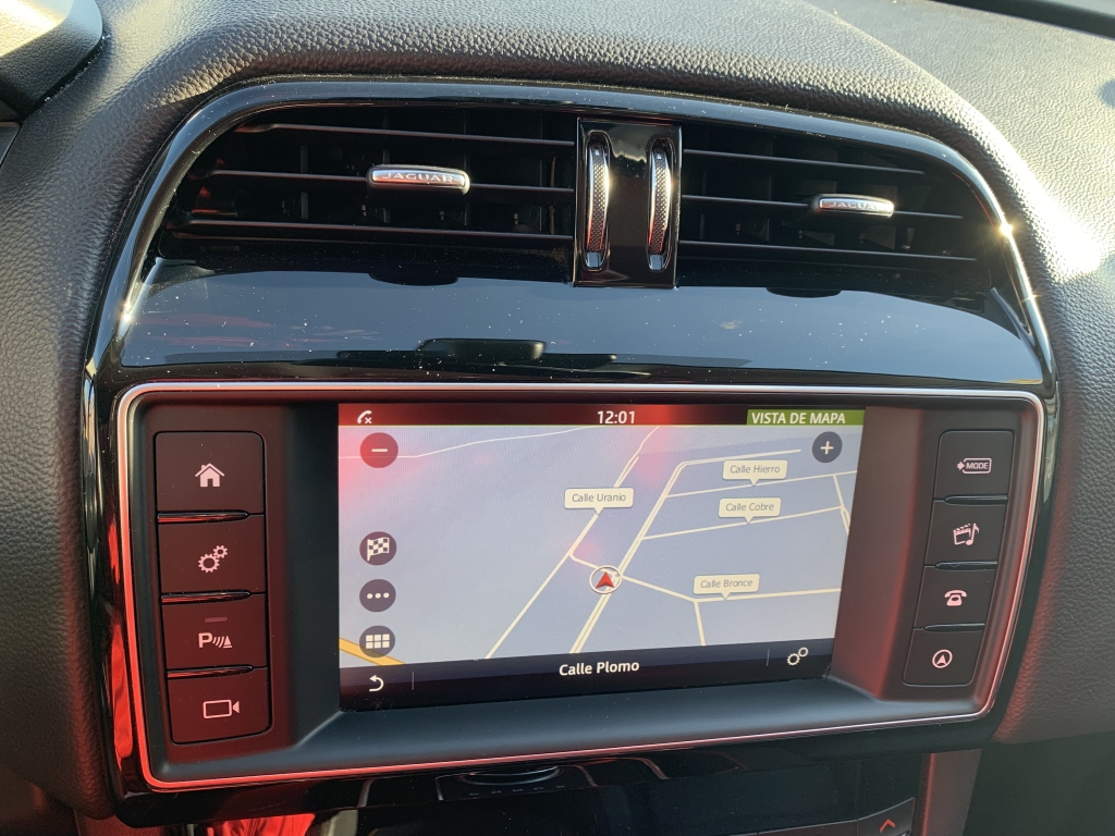 JAGUAR F-PACE 2.0 D 180CV AUT JAGUAR F-PACE 2.0 D 180CV AUT