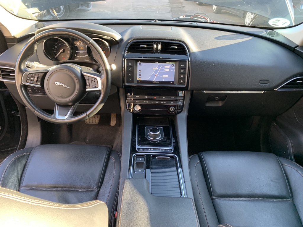 JAGUAR F-PACE 2.0 D 180CV AUT JAGUAR F-PACE 2.0 D 180CV AUT