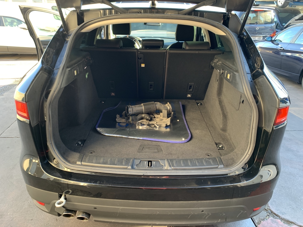 JAGUAR F-PACE 2.0 D 180CV AUT JAGUAR F-PACE 2.0 D 180CV AUT