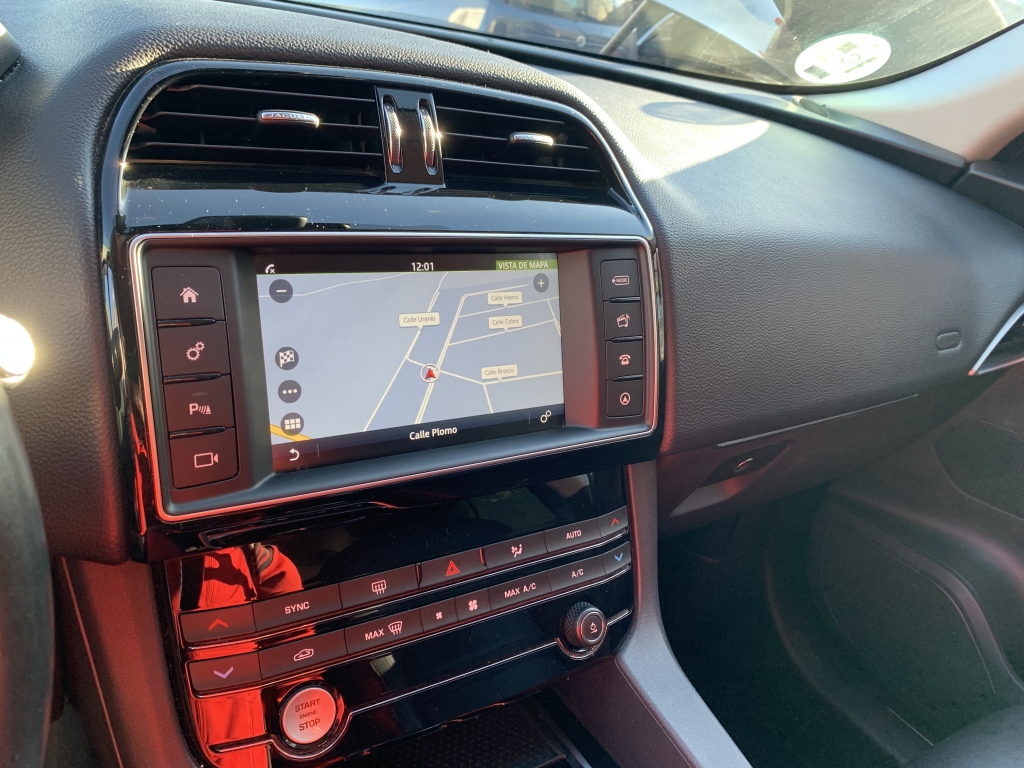 JAGUAR F-PACE 2.0 D 180CV AUT JAGUAR F-PACE 2.0 D 180CV AUT