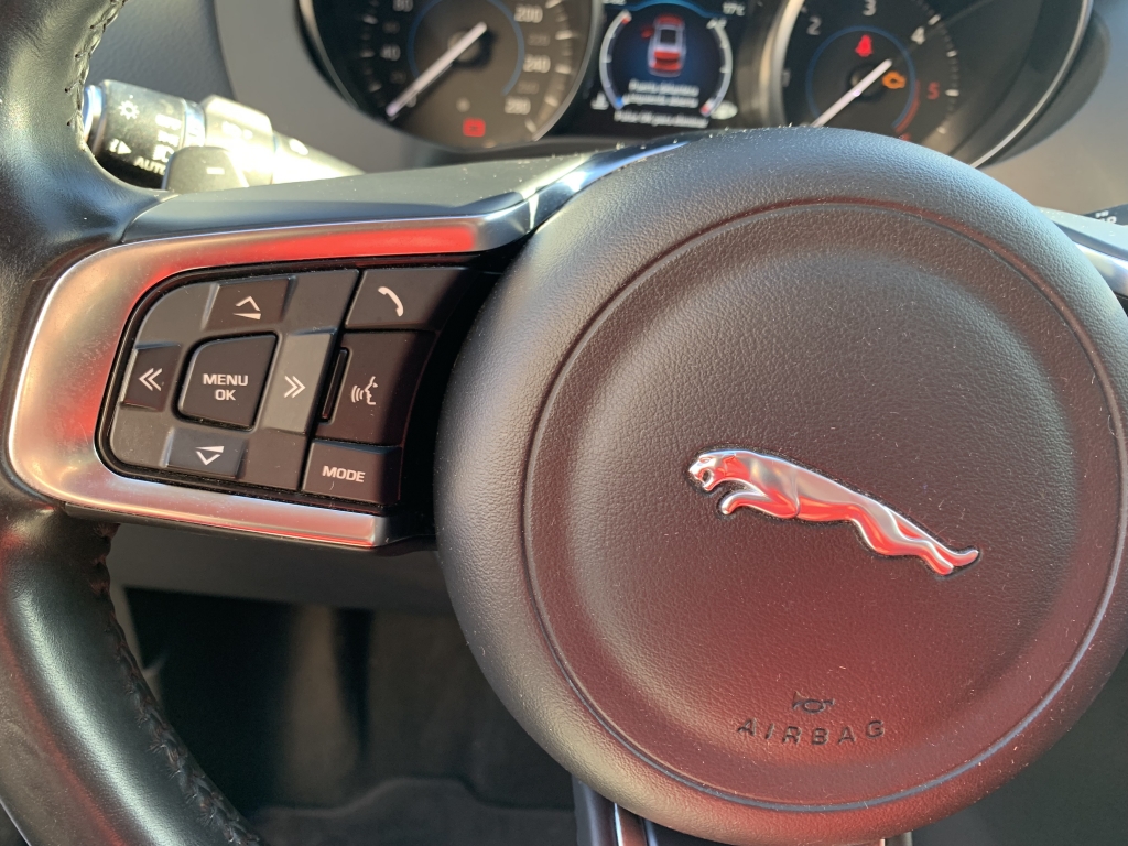 JAGUAR F-PACE 2.0 D 180CV AUT JAGUAR F-PACE 2.0 D 180CV AUT