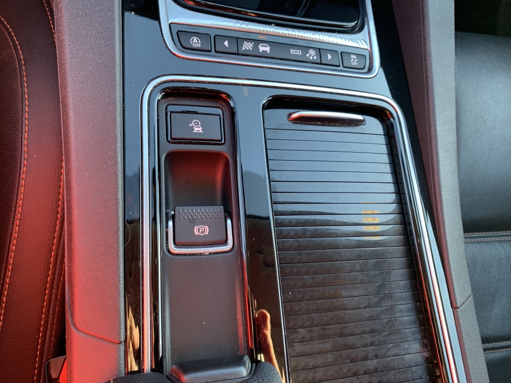 JAGUAR F-PACE 2.0 D 180CV AUT JAGUAR F-PACE 2.0 D 180CV AUT