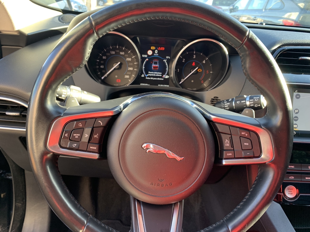 JAGUAR F-PACE 2.0 D 180CV AUT JAGUAR F-PACE 2.0 D 180CV AUT