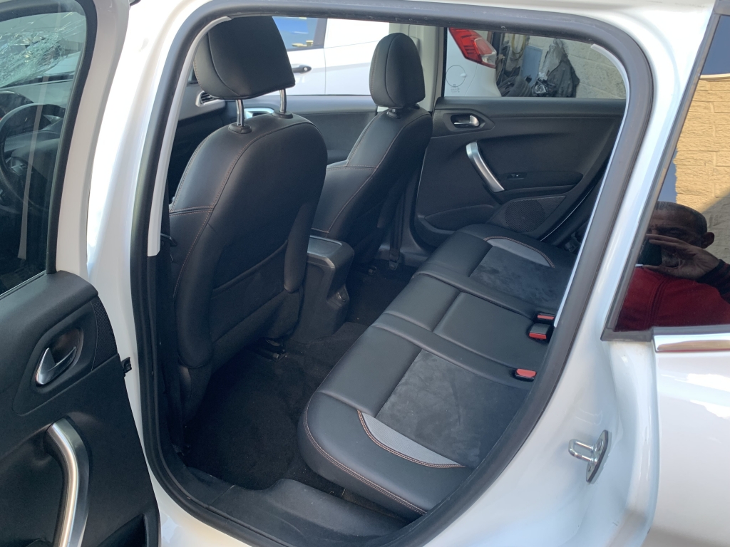 PEUGEOT 20058 CROSSWAY 1.6 HDI 120CV PEUGEOT 20058 CROSSWAY 1.6 HDI 120CV