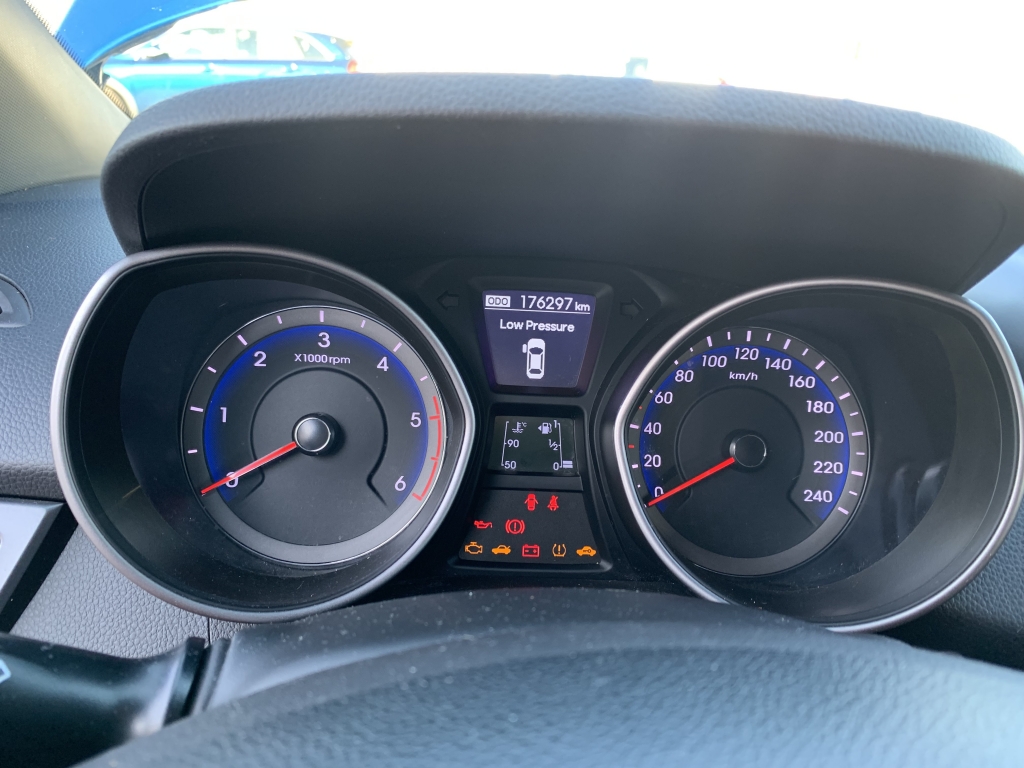 HYUNDAI I-30 GO 1.6 CRD 110CV HYUNDAI I-30 GO 1.6 CRD 110CV