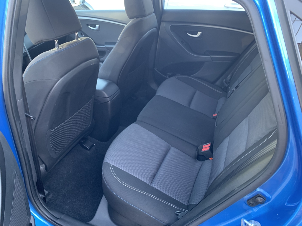 HYUNDAI I-30 GO 1.6 CRD 110CV HYUNDAI I-30 GO 1.6 CRD 110CV