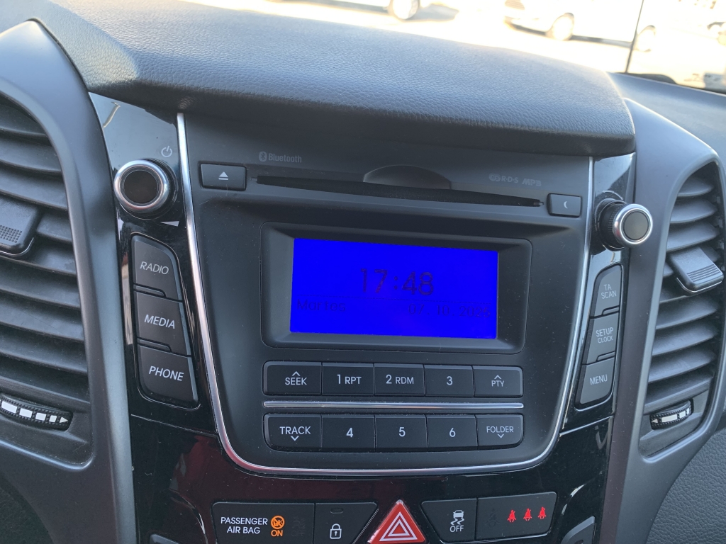 HYUNDAI I-30 GO 1.6 CRD 110CV HYUNDAI I-30 GO 1.6 CRD 110CV