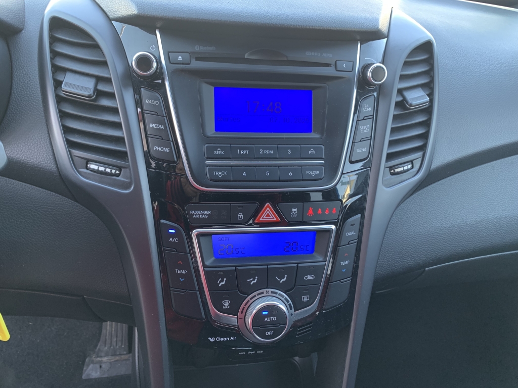 HYUNDAI I-30 GO 1.6 CRD 110CV HYUNDAI I-30 GO 1.6 CRD 110CV