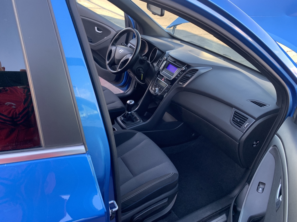 HYUNDAI I-30 GO 1.6 CRD 110CV HYUNDAI I-30 GO 1.6 CRD 110CV