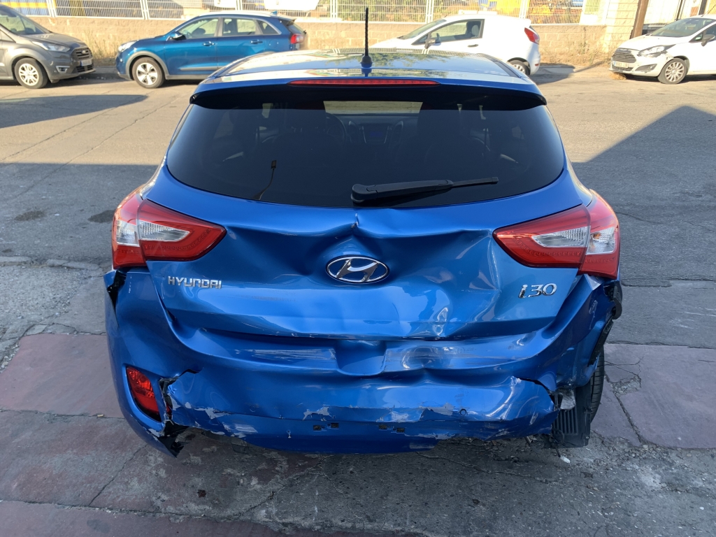 HYUNDAI I-30 GO 1.6 CRD 110CV HYUNDAI I-30 GO 1.6 CRD 110CV