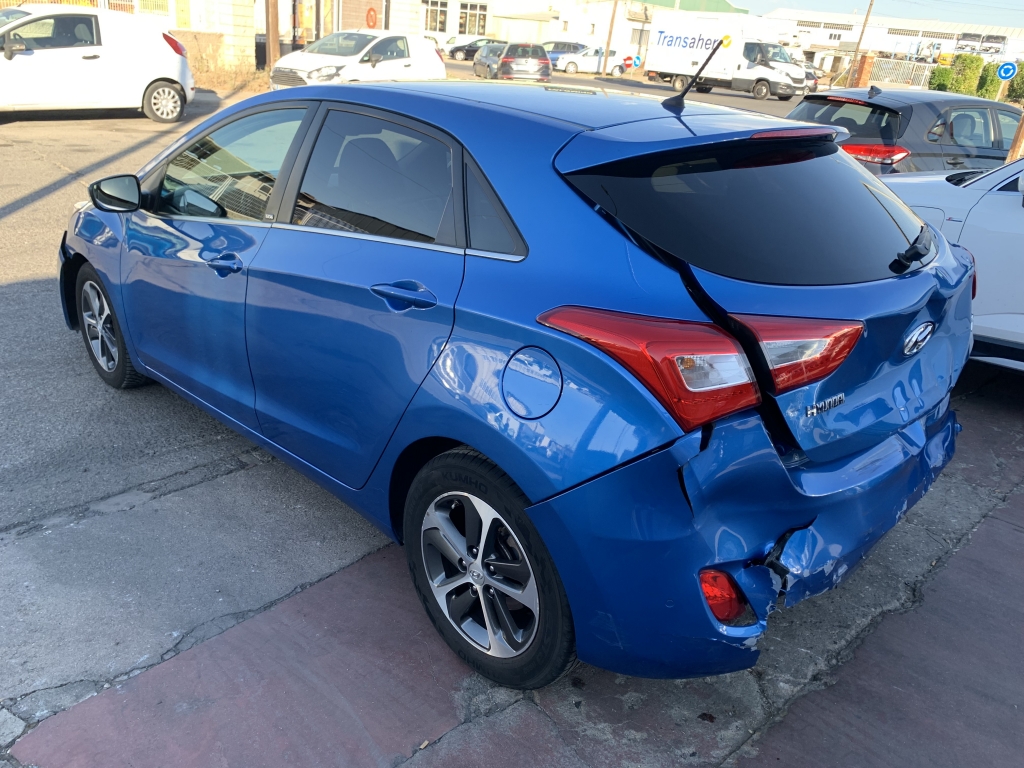 HYUNDAI I-30 GO 1.6 CRD 110CV HYUNDAI I-30 GO 1.6 CRD 110CV