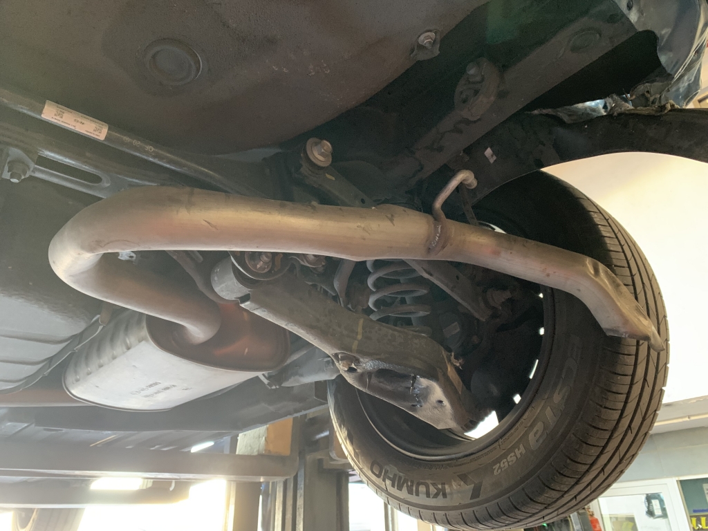 HYUNDAI I-30 GO 1.6 CRD 110CV HYUNDAI I-30 GO 1.6 CRD 110CV