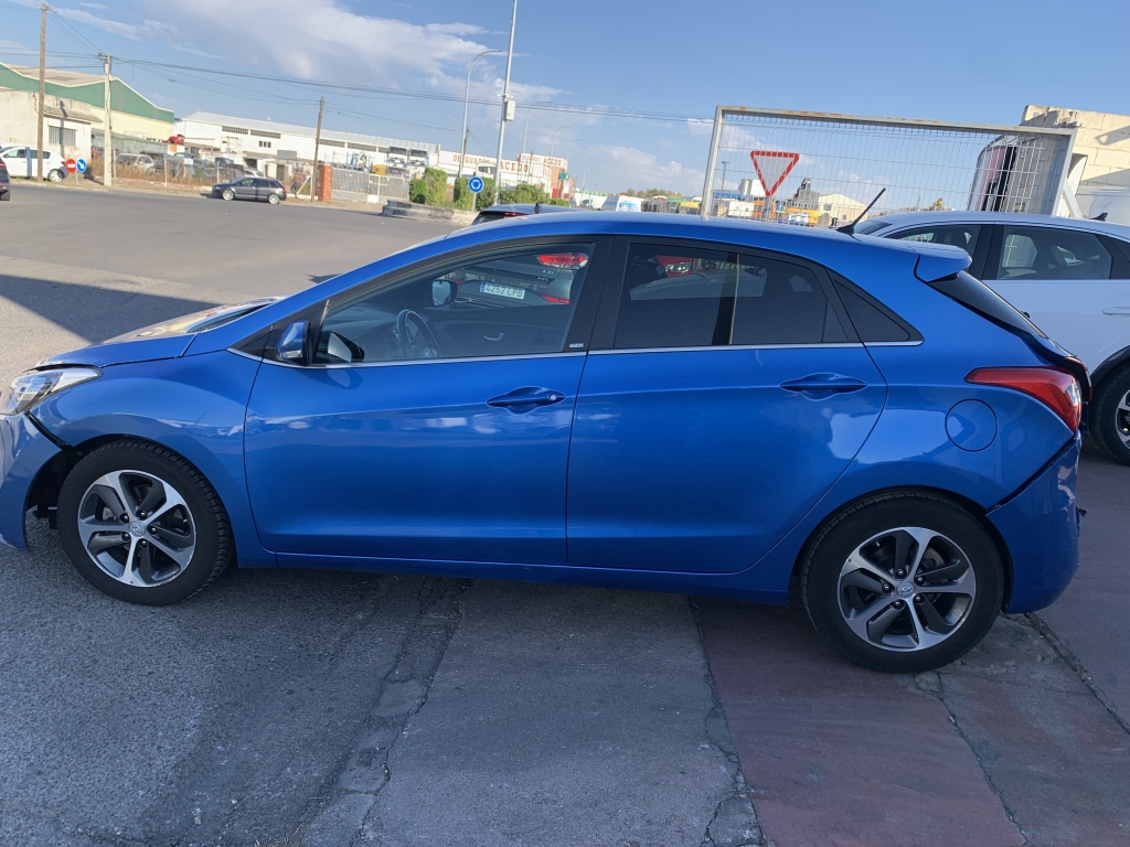 HYUNDAI I-30 GO 1.6 CRD 110CV HYUNDAI I-30 GO 1.6 CRD 110CV