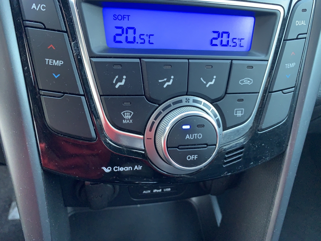 HYUNDAI I-30 GO 1.6 CRD 110CV HYUNDAI I-30 GO 1.6 CRD 110CV