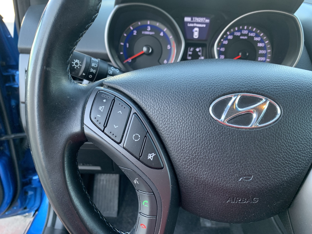 HYUNDAI I-30 GO 1.6 CRD 110CV HYUNDAI I-30 GO 1.6 CRD 110CV