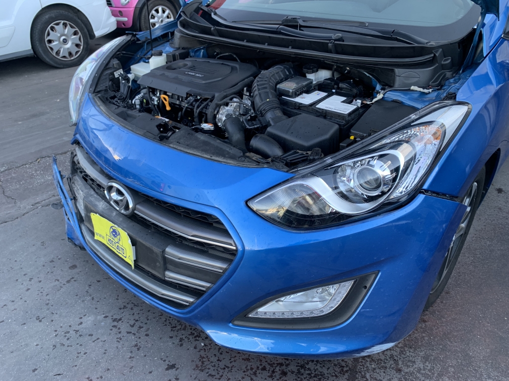 HYUNDAI I-30 GO 1.6 CRD 110CV HYUNDAI I-30 GO 1.6 CRD 110CV