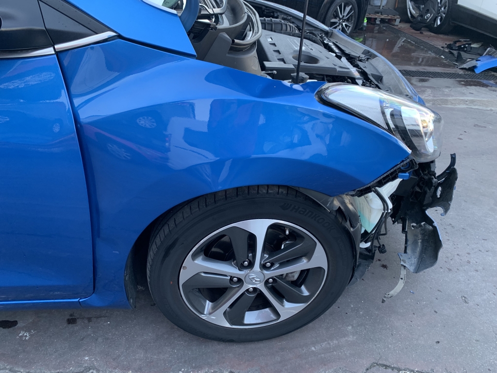 HYUNDAI I-30 GO 1.6 CRD 110CV HYUNDAI I-30 GO 1.6 CRD 110CV