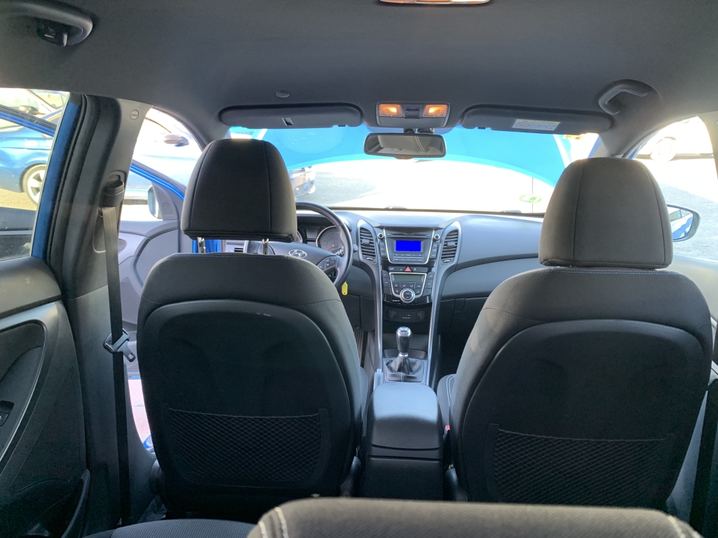 HYUNDAI I-30 GO 1.6 CRD 110CV HYUNDAI I-30 GO 1.6 CRD 110CV